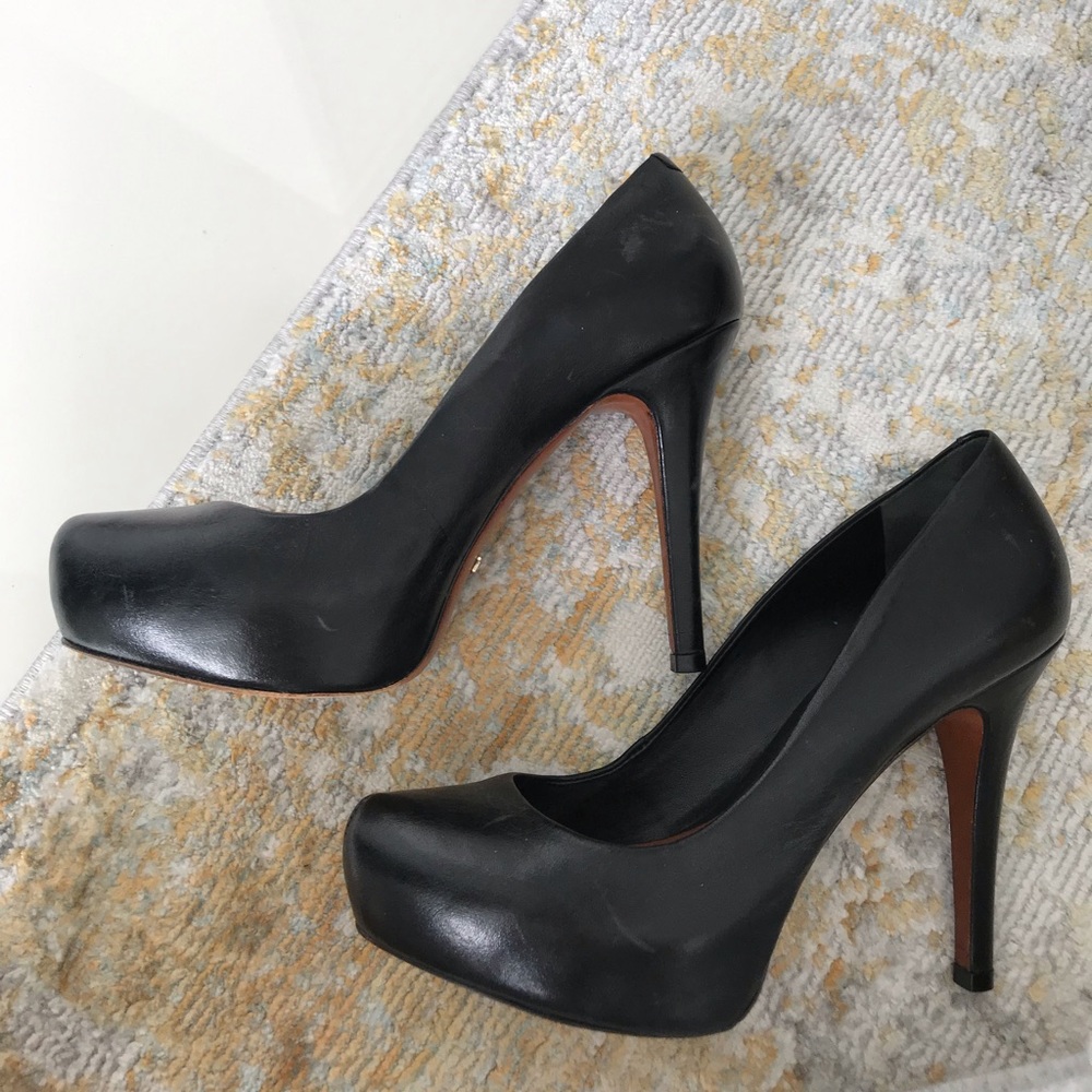 Peep toe classical black